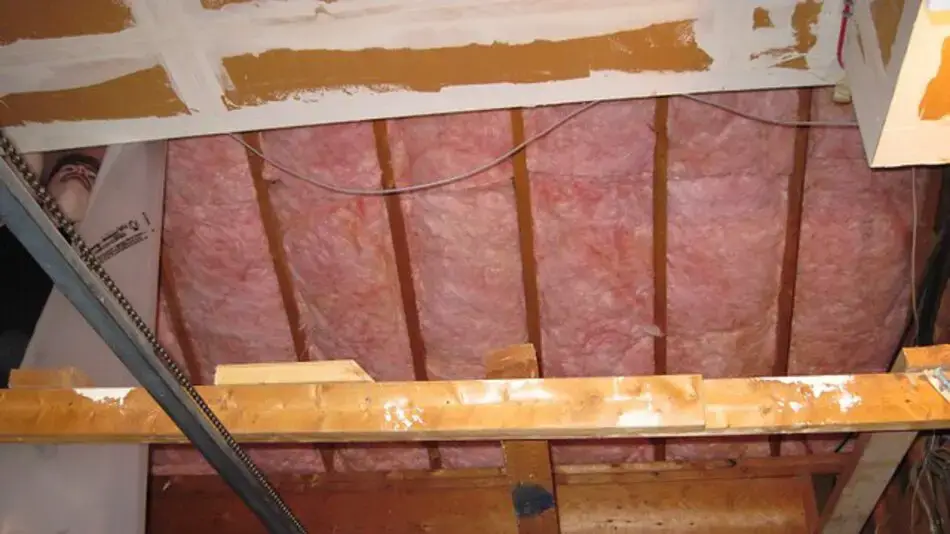 Should A Garage Roof Be Insulated, How To Insulate Rafters In Garage